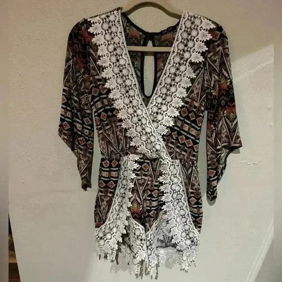 Beautiful romper - Picture 2 of 4